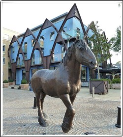 廣場(chǎng)大型銅馬